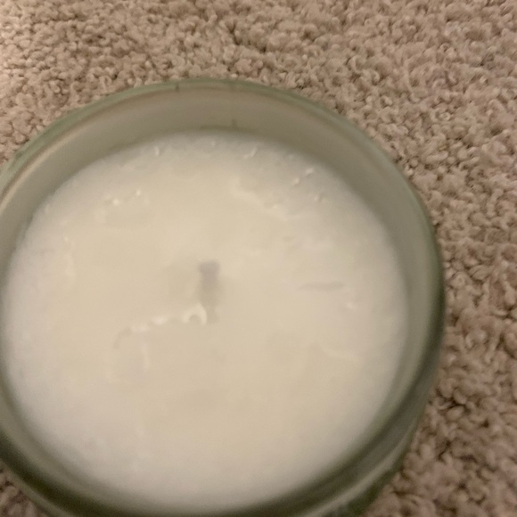 Voluspa French Cade & Lavender Macaron Candle - Picture 2 of 4